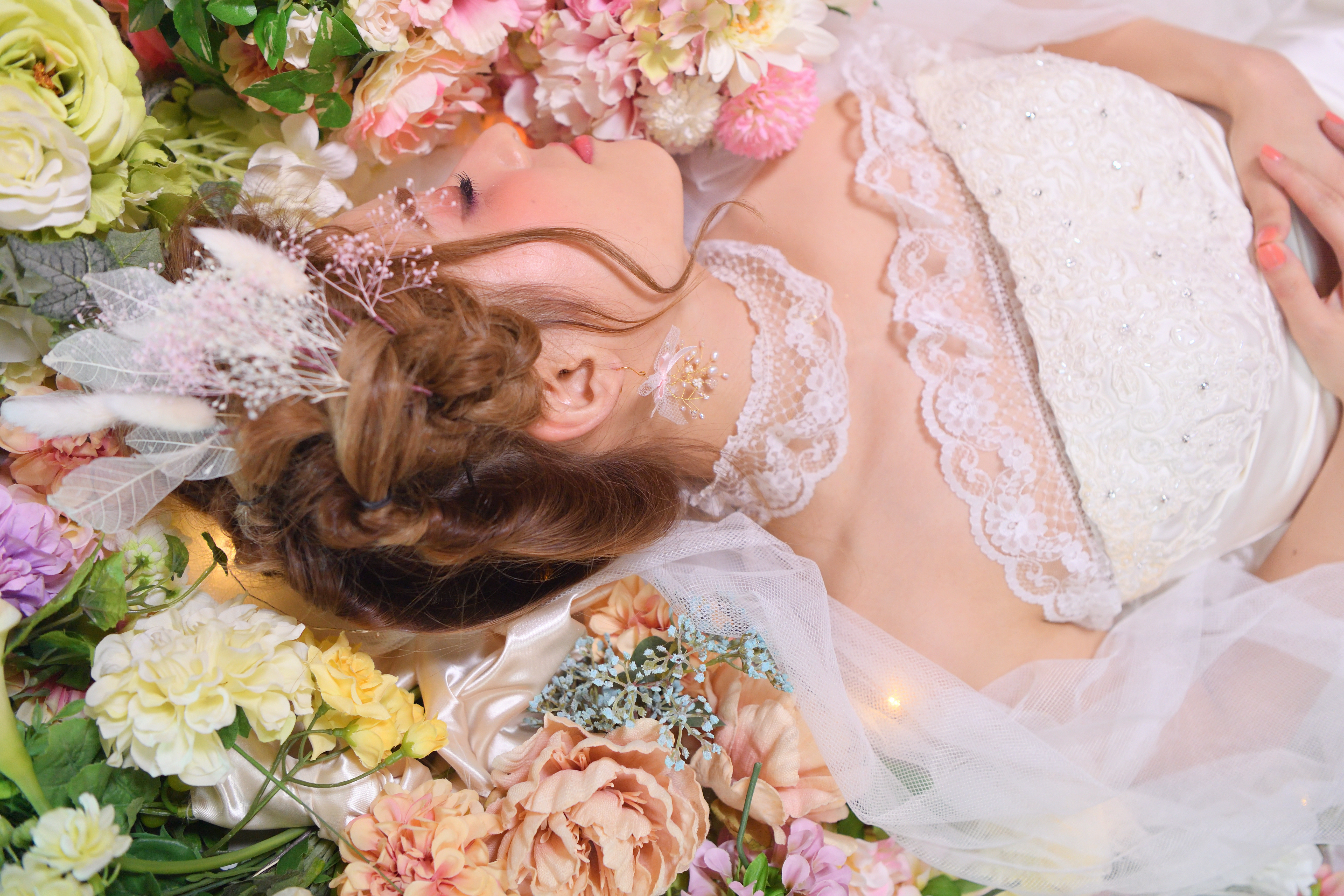 花に囲まれたポートレート 幻想的な写真 幻想的なポートレート ポートレート名古屋 ポートレート浜松